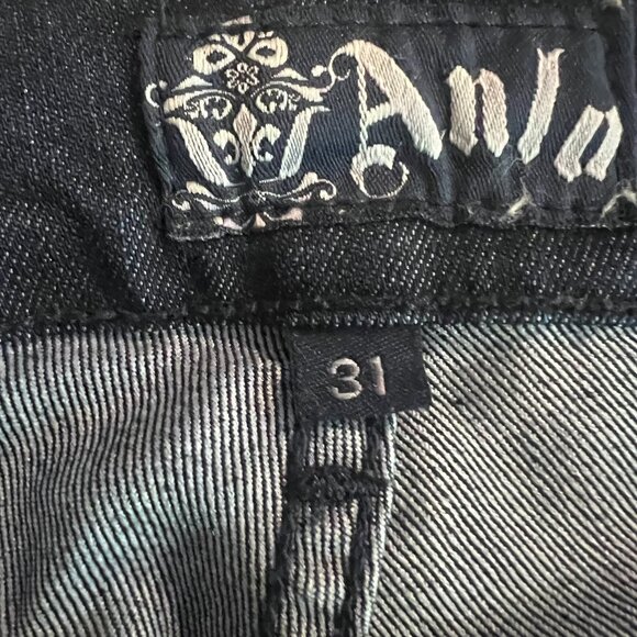 Classic Black Women's Jeans - Picture 8 of 11